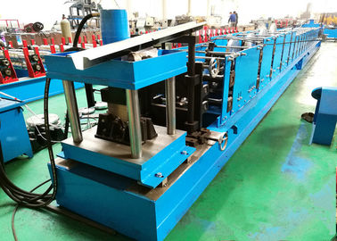中国 機械、前の電流を通された鋼鉄帽子チャネル ロールを形作るG550材料CNCロール サプライヤー